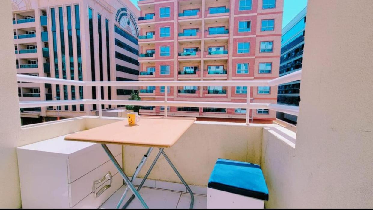 Dxb Hostel Near Adcb Metro Station Dubaj Kültér fotó