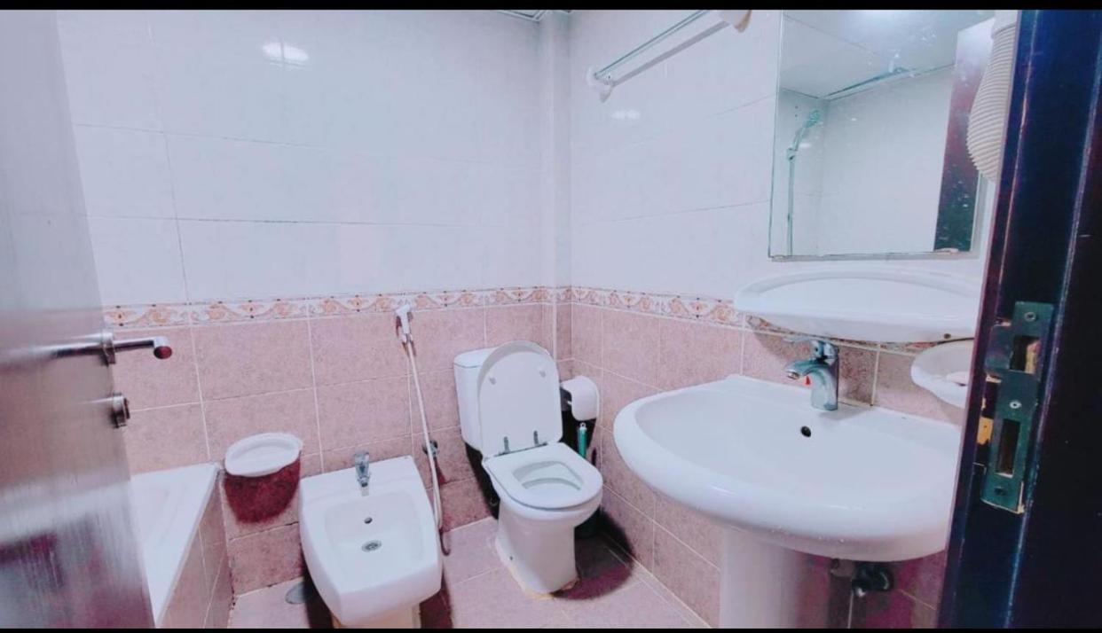 Dxb Hostel Near Adcb Metro Station Dubaj Kültér fotó